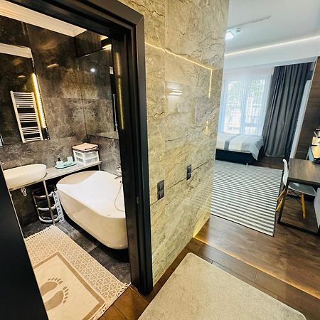 Rentnow Modern Lux Apartment In Centre Kiszyniów Zewnętrze zdjęcie