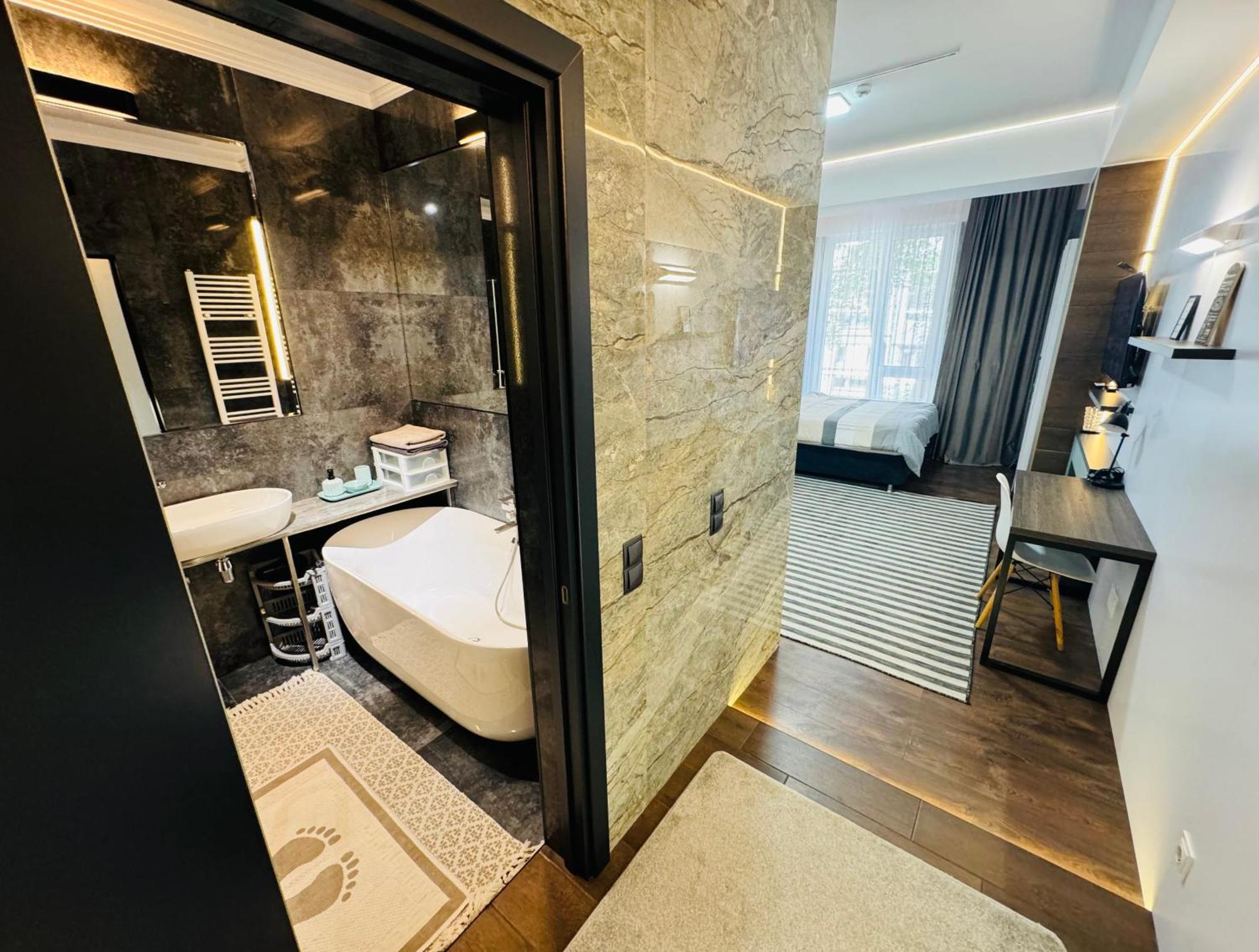 Rentnow Modern Lux Apartment In Centre Kiszyniów Zewnętrze zdjęcie