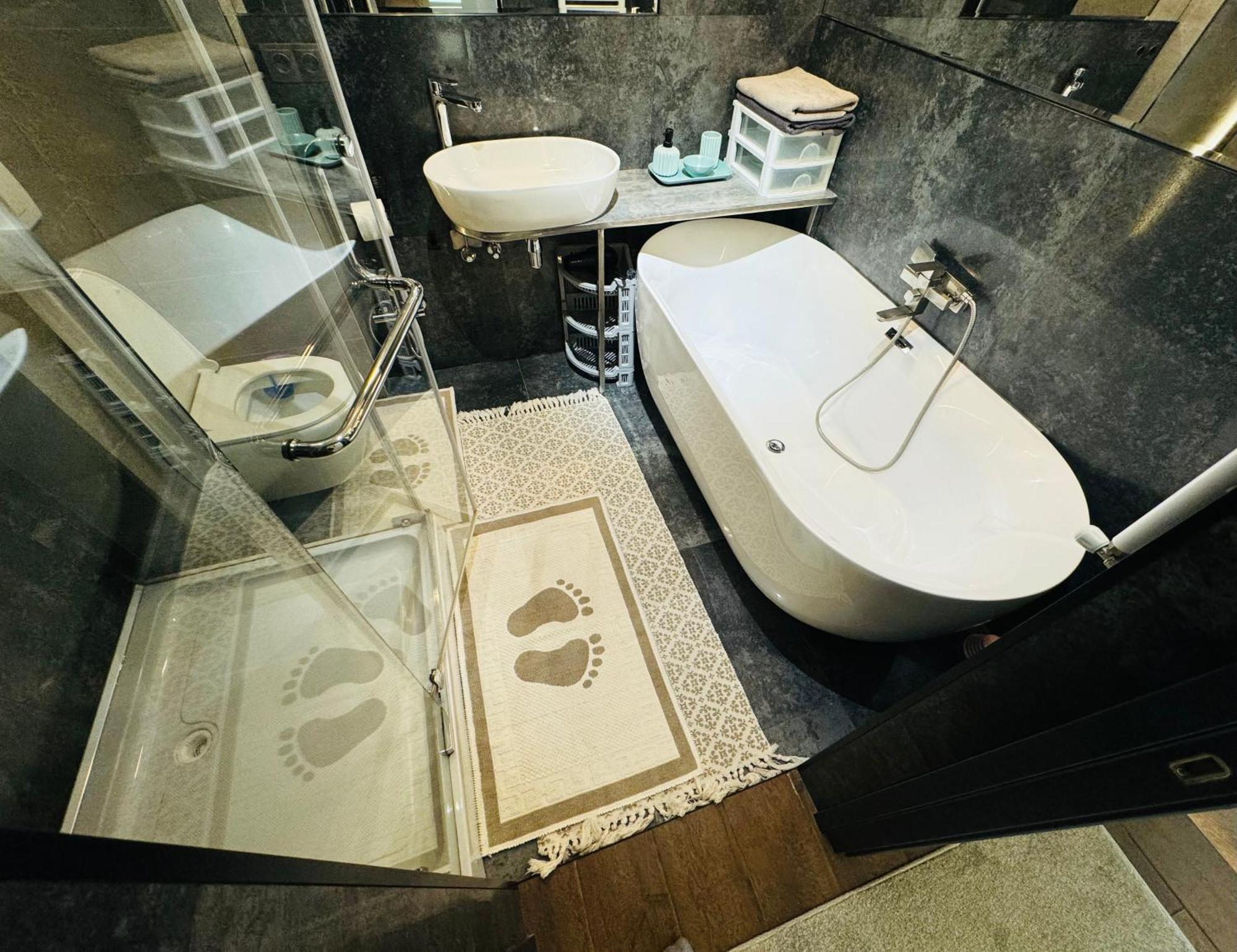 Rentnow Modern Lux Apartment In Centre Kiszyniów Zewnętrze zdjęcie
